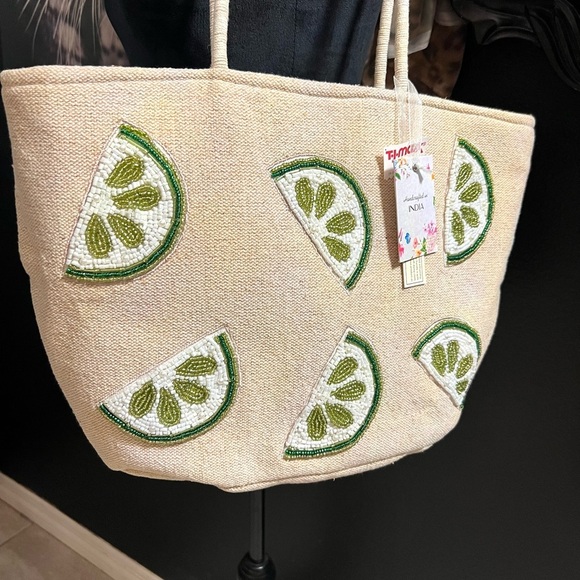 ๐โ๐ฉ Viral Made in India, Handcrafted Beaded Lime Tote- NWT๐โ๐ฉ - Picture 4 of 11